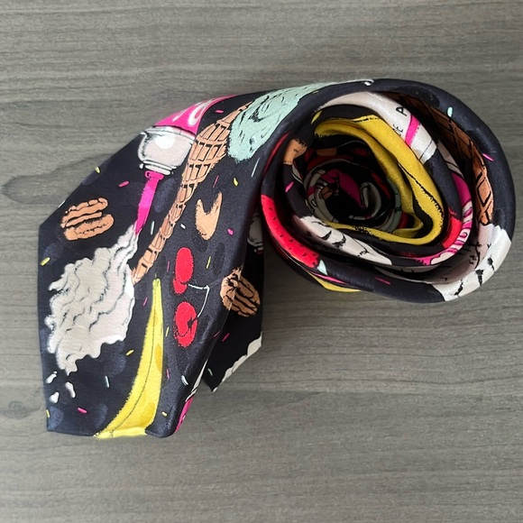 Vintage 100% Silk Addiction Black Tie with Ice Cream Motif - Picture 3 of 9
